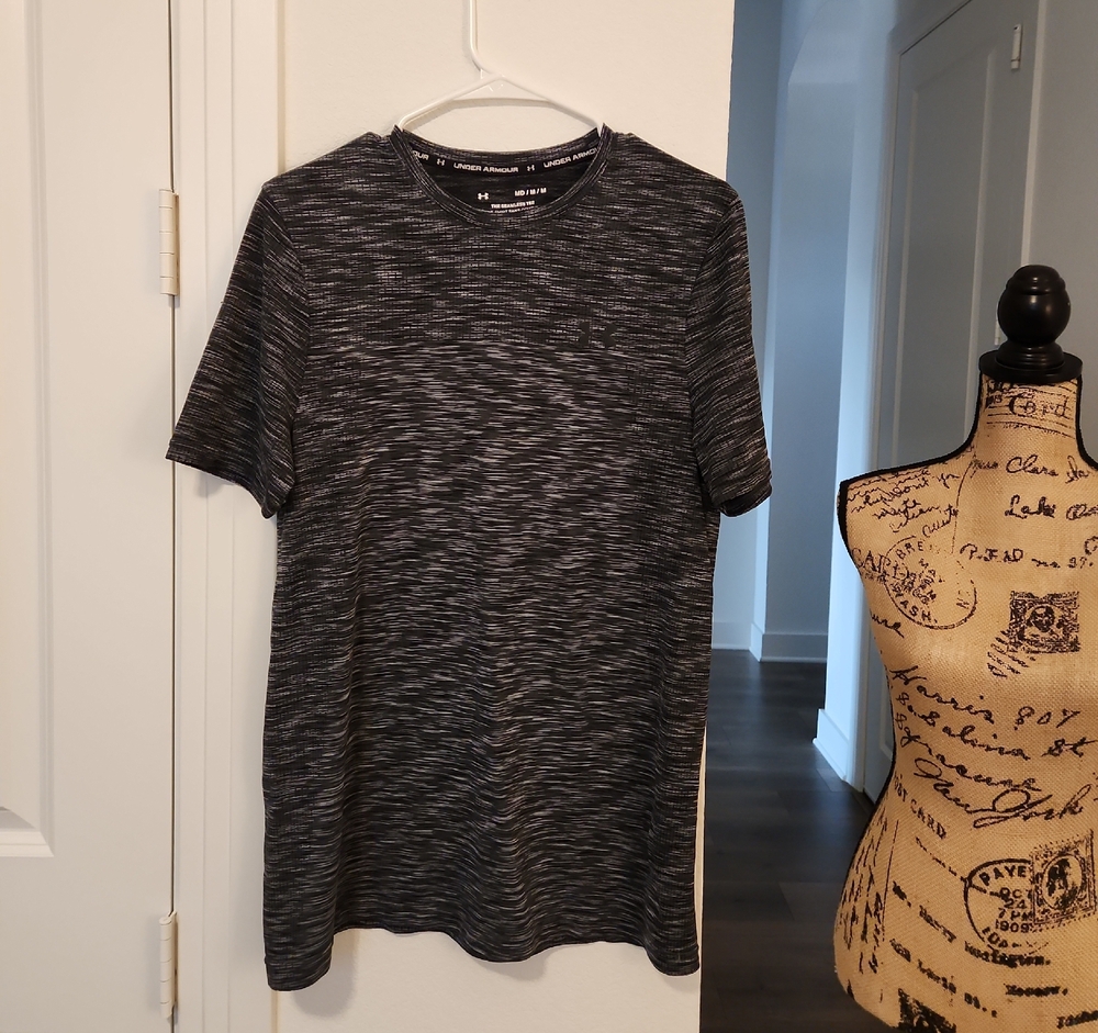 Under Armour Men's Black and White Heathered Tee